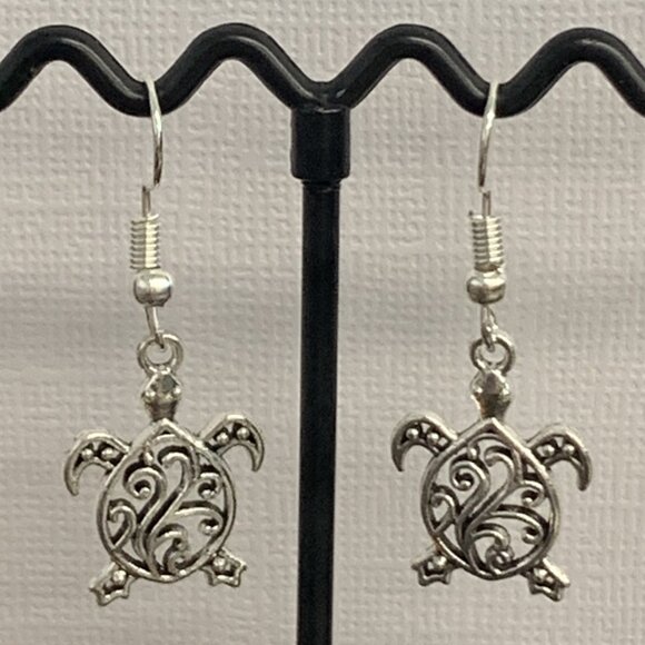 Turtle Earring, Celtic Earring, Boho Earring, Gift, Turtle Jewelry, Nautical - Picture 4 of 6